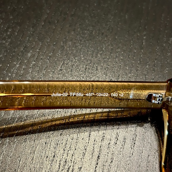 Tom Ford Square Sunglasses TF582 Julia-02 45P Transparent Champagne - Picture 6 of 12